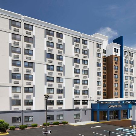Hampton Inn Newark Airport Exterior foto