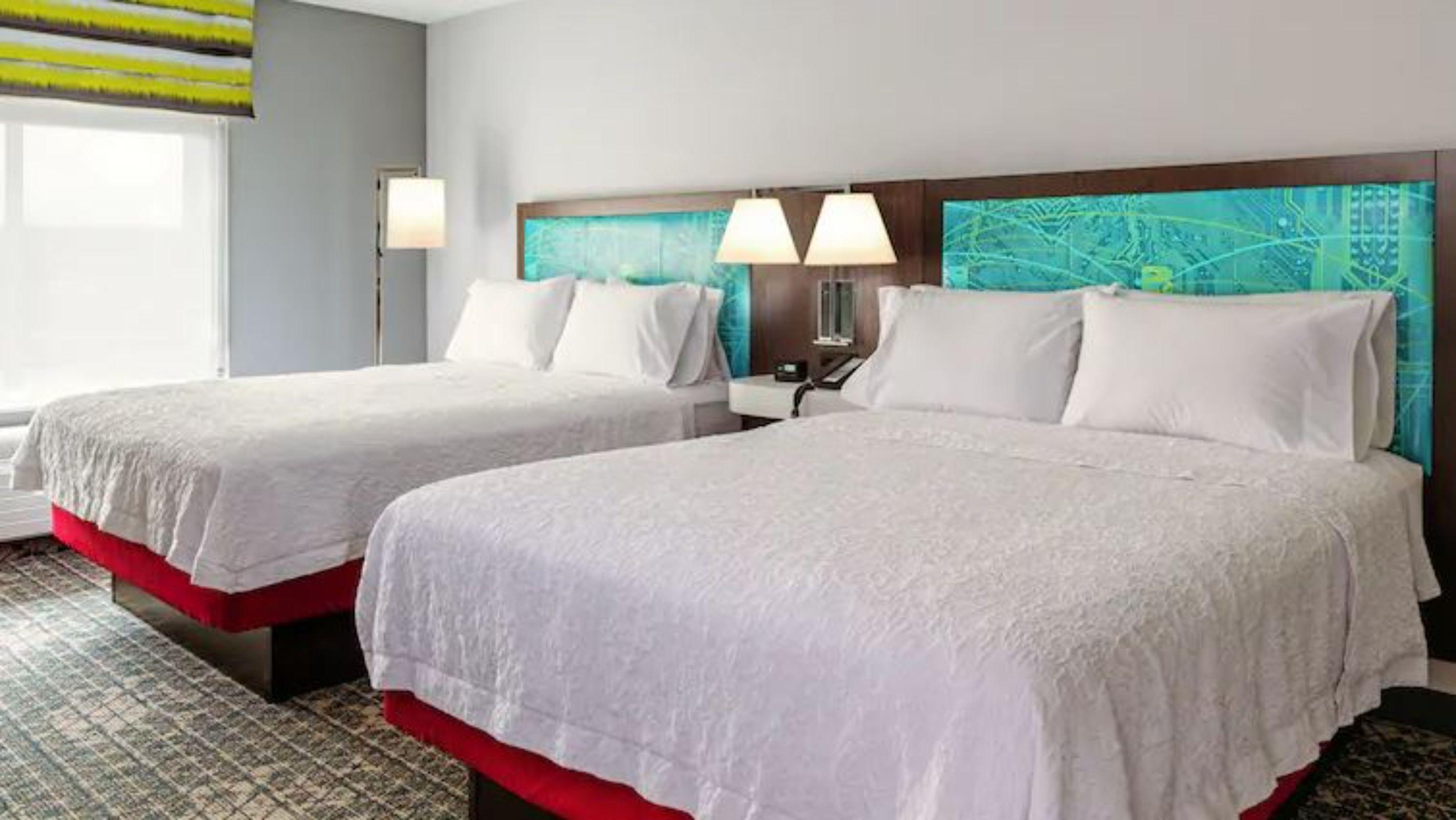 Hampton Inn Newark Airport Exterior foto