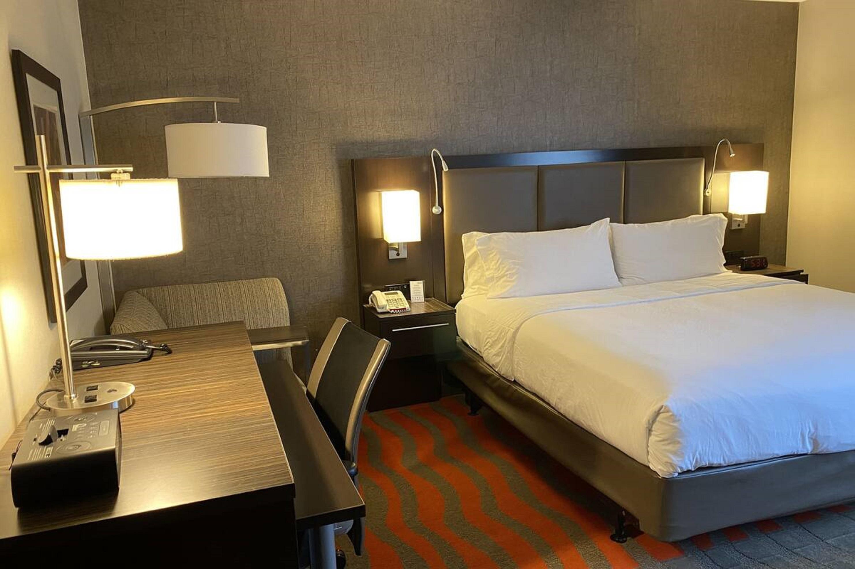 Hampton Inn Newark Airport Exterior foto