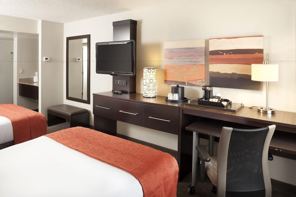 Hampton Inn Newark Airport Exterior foto