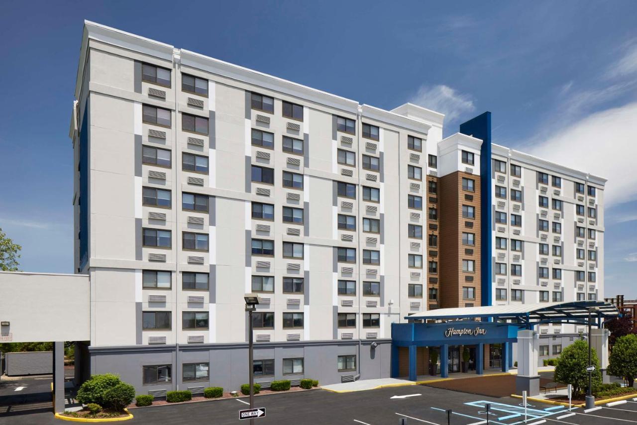 Hampton Inn Newark Airport Exterior foto