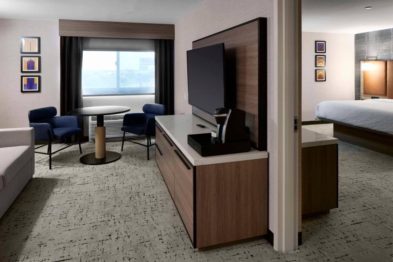 Hampton Inn Newark Airport Exterior foto