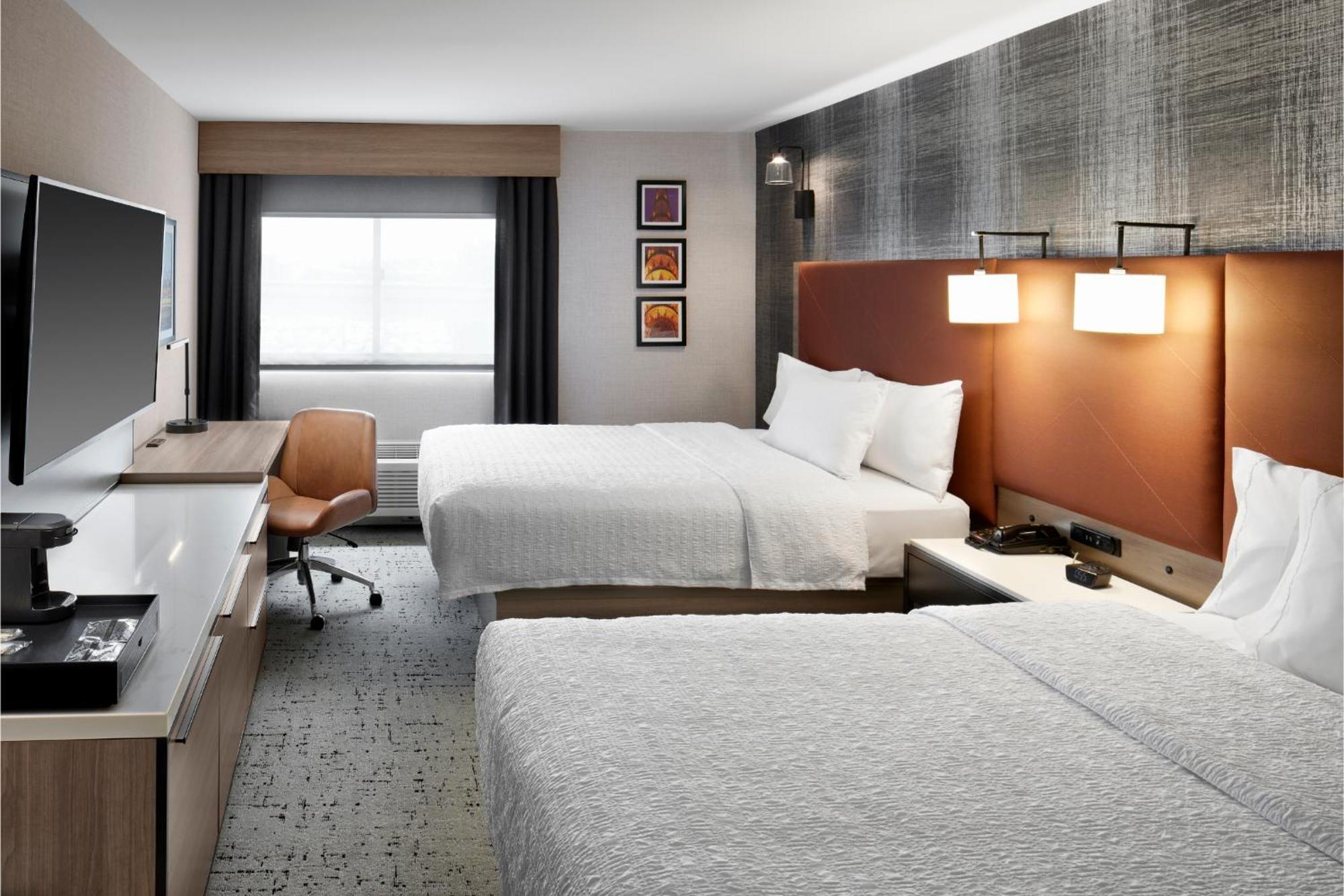 Hampton Inn Newark Airport Exterior foto
