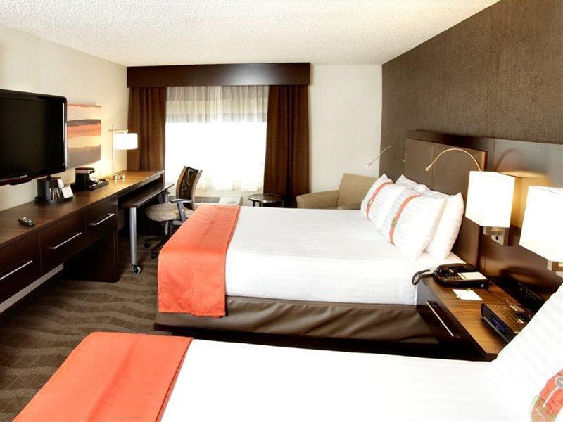 Hampton Inn Newark Airport Exterior foto